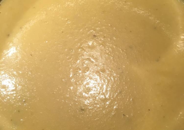 Cauliflower, potato & cheddar soup